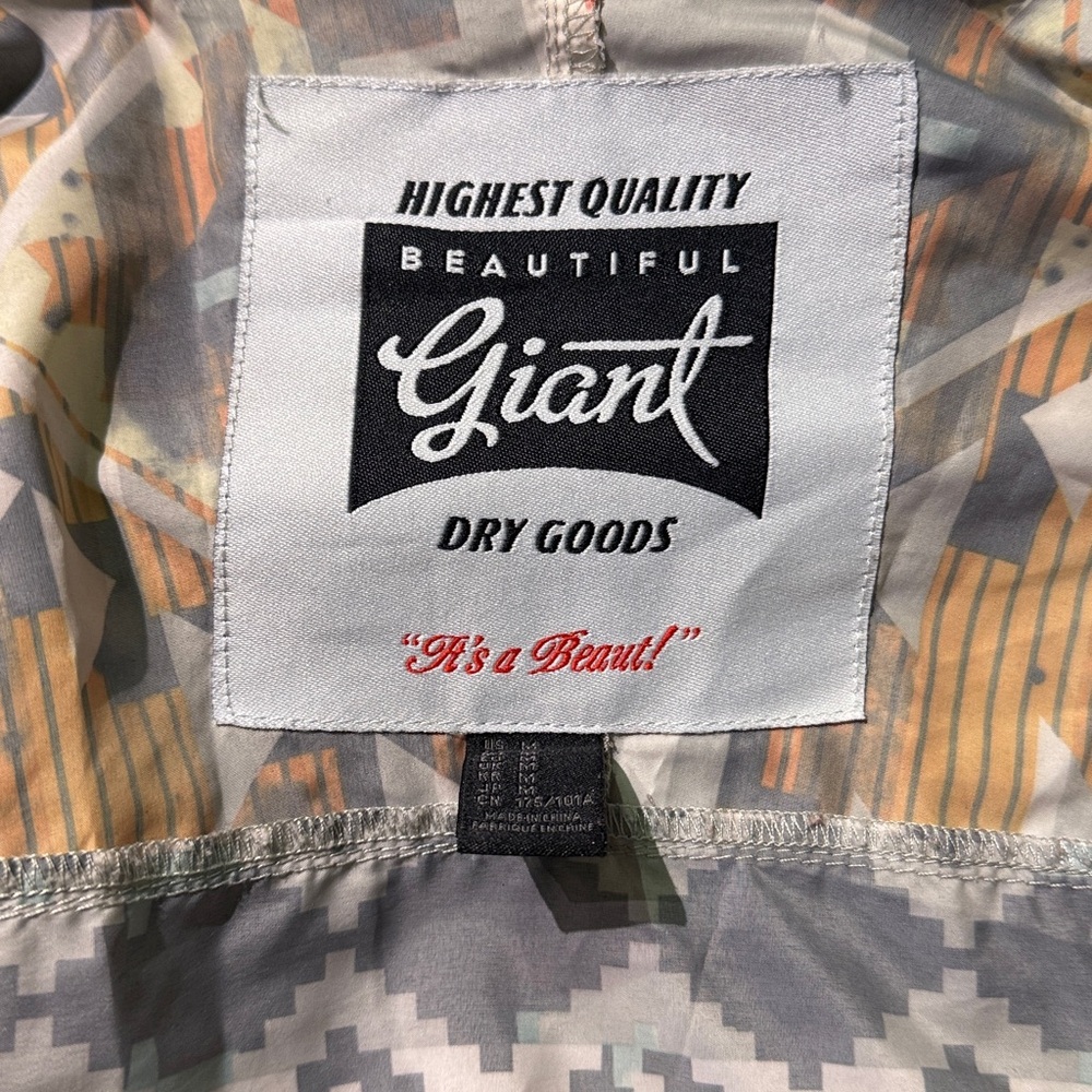 Beautiful Giant Dry Good wind breaker. Western pattern. Size medium. - Picture 3 of 3